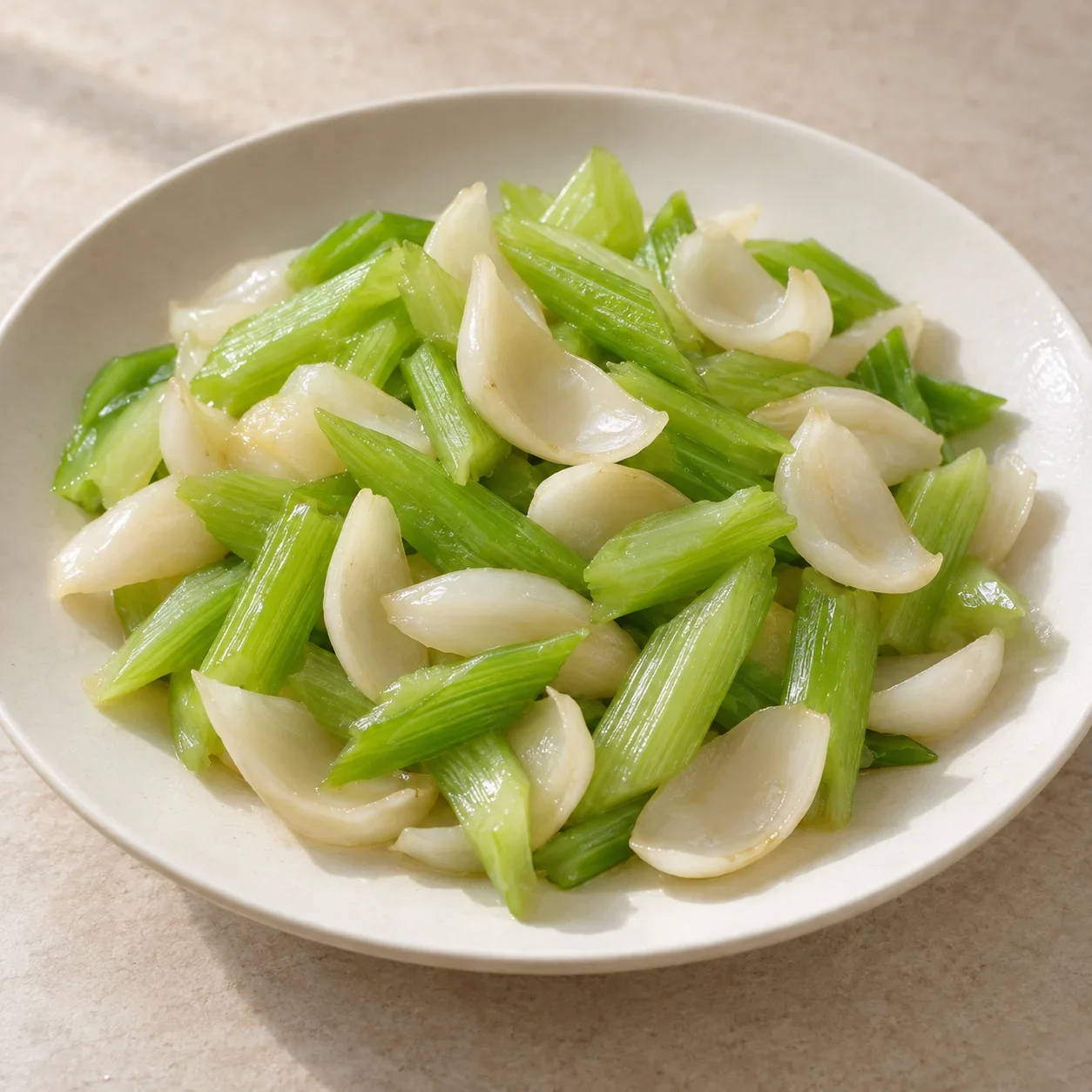 Tumis seledri dan umbi lili